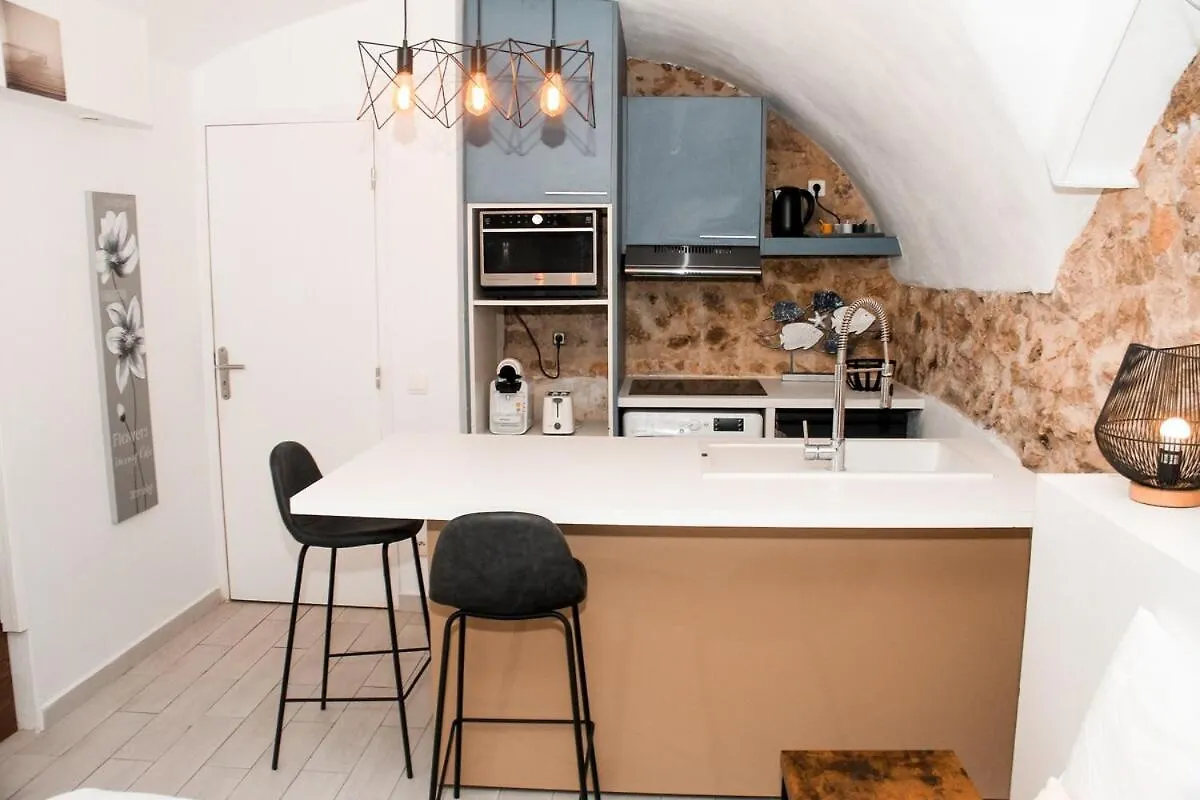 Studio De Charme Au Suquet Cannes Apartment