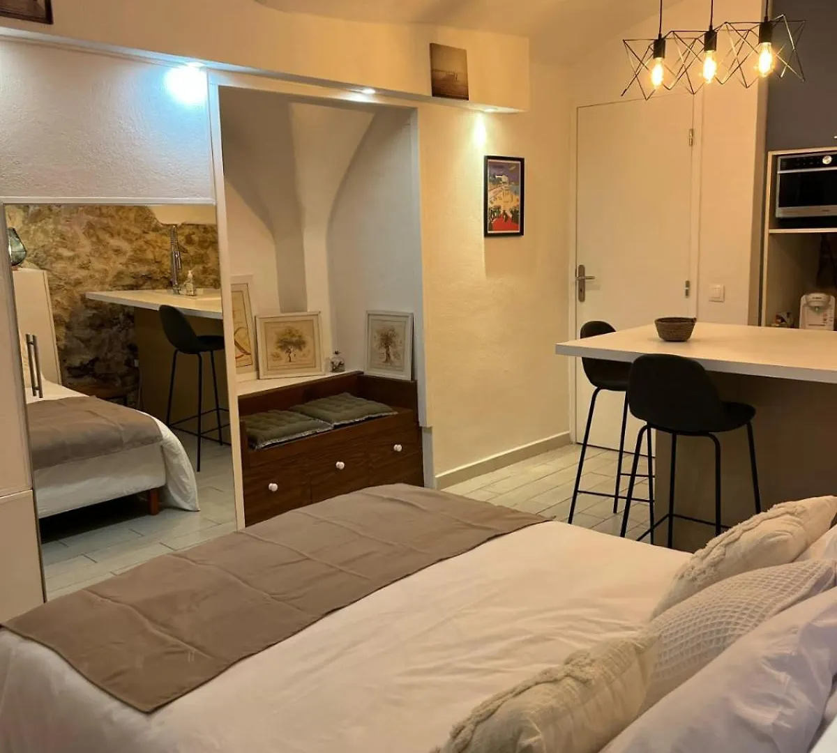Studio De Charme Au Suquet Cannes France